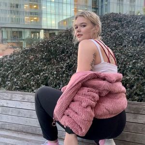 Meet your Posher, Ash-leigh